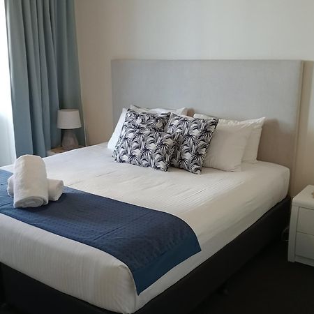 Alexandra On The Pacific Aparthotel Mooloolaba Exteriör bild